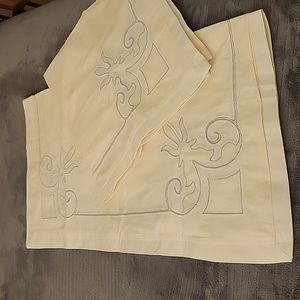 NWOT Euro Pillow Shams Set of 2, Cream/Ecru color.  25x25